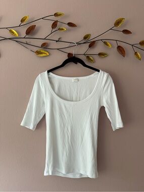 Wilfred Aritzia | White Scoop Neck Ribbed Top
